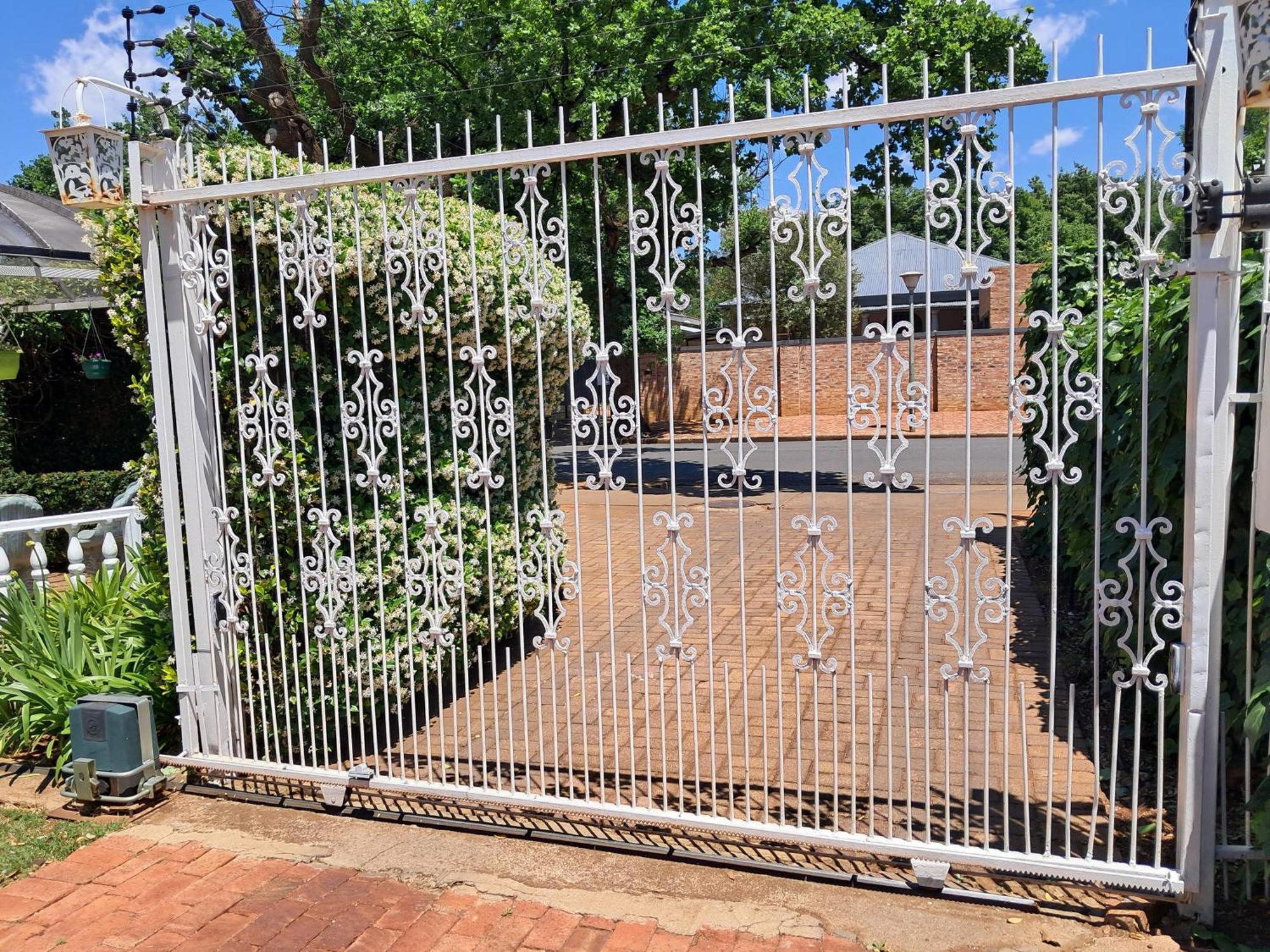 Jakkalsdraai Guest House Potchefstroom Exterior foto